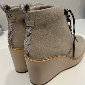 Toms suede booties - Brand New, never worn